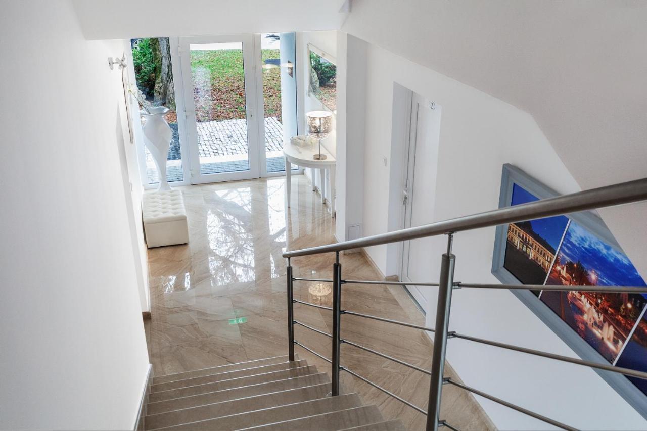 Corso Lux Apartman Дьюла Екстер'єр фото