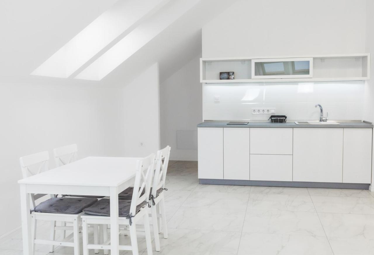Corso Lux Apartman Дьюла Екстер'єр фото